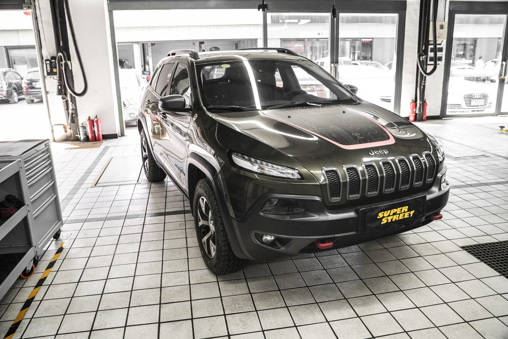 SuperStreet保养日记-JEEP自由光更换安索签名0W-20全合成机油