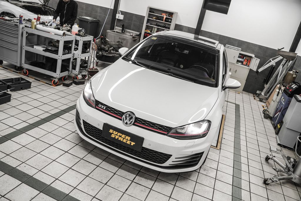 SuperStreet保养日记-大众高尔夫7GTI更换EBC黄皮刹车片