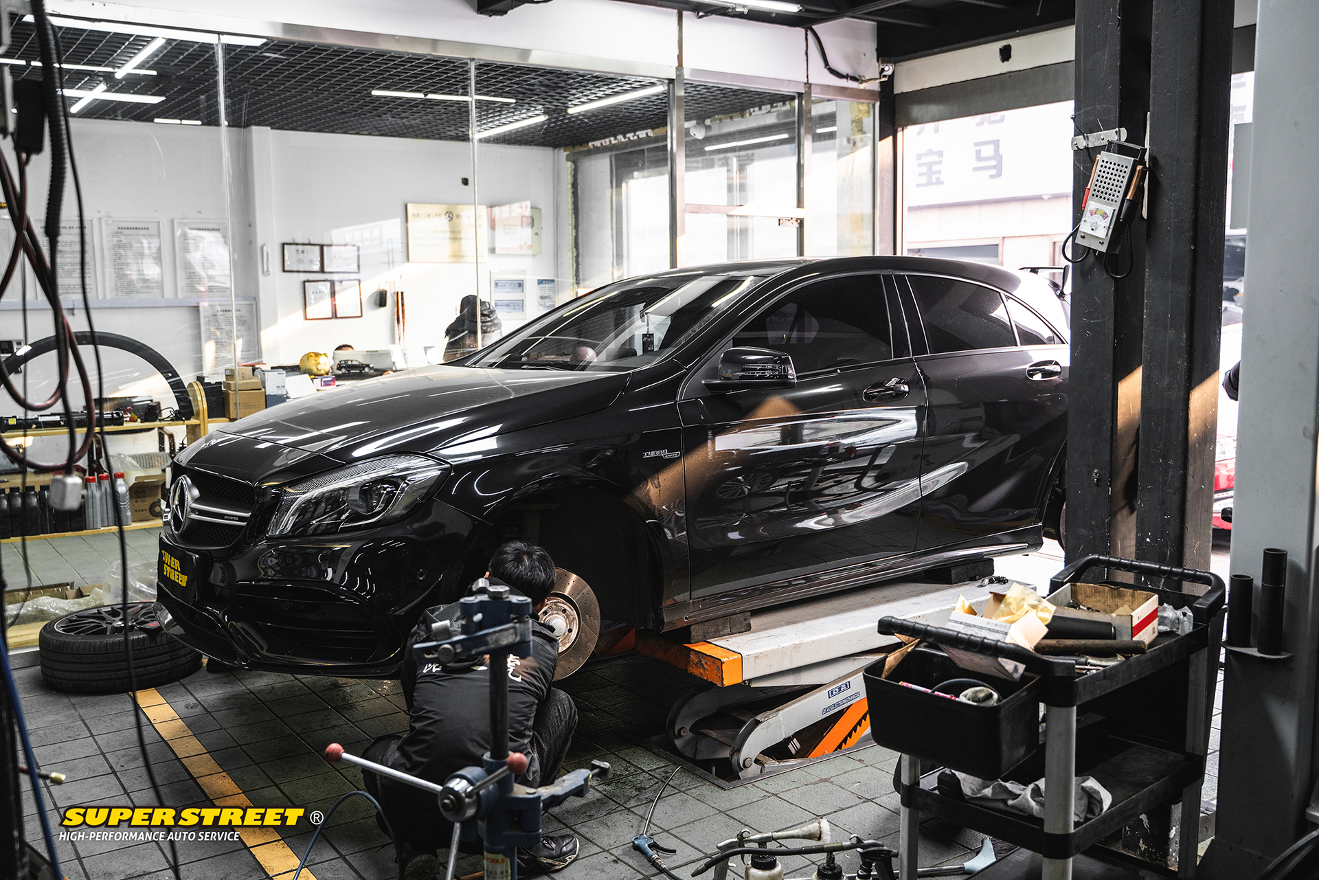 SuperStreet保养日记-奔驰AMG A45更换HAWK STREET5.0高性能刹车片