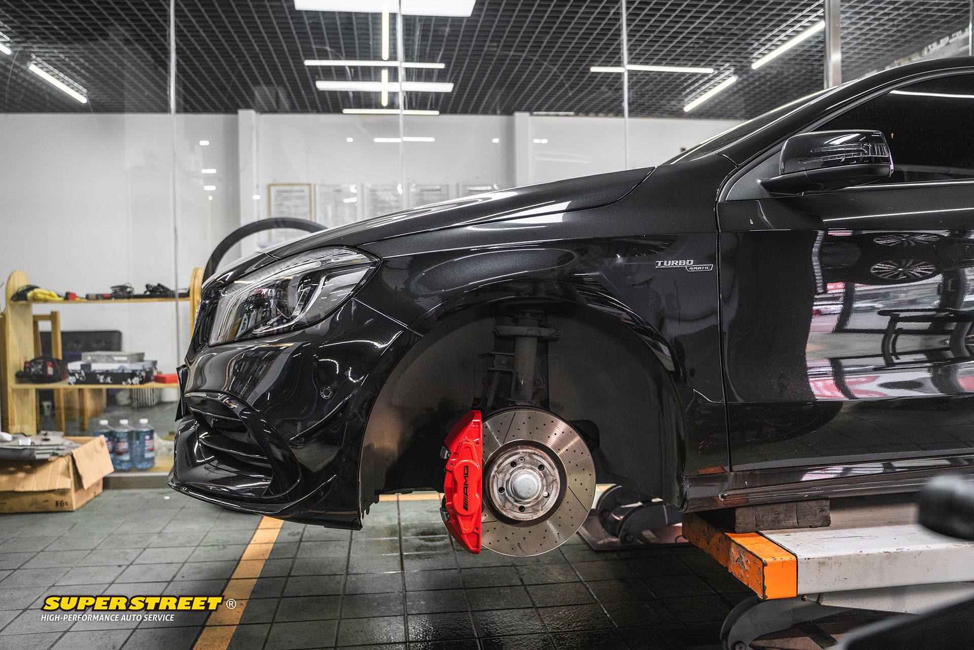SuperStreet保养日记-奔驰AMG A45更换HAWK STREET5.0高性能刹车片