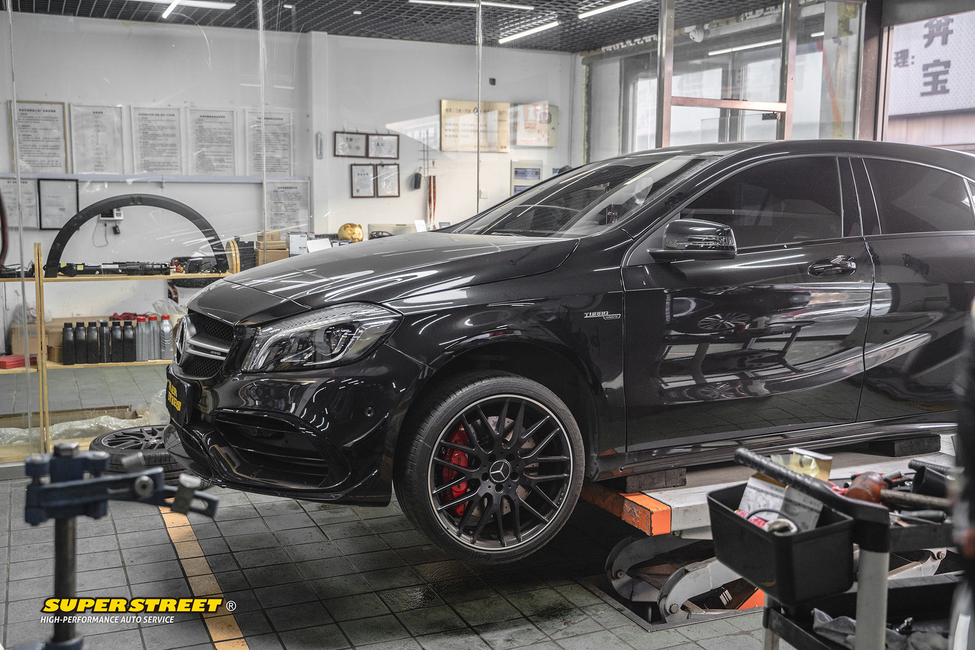 SuperStreet保养日记-奔驰AMG A45更换HAWK STREET5.0高性能刹车片