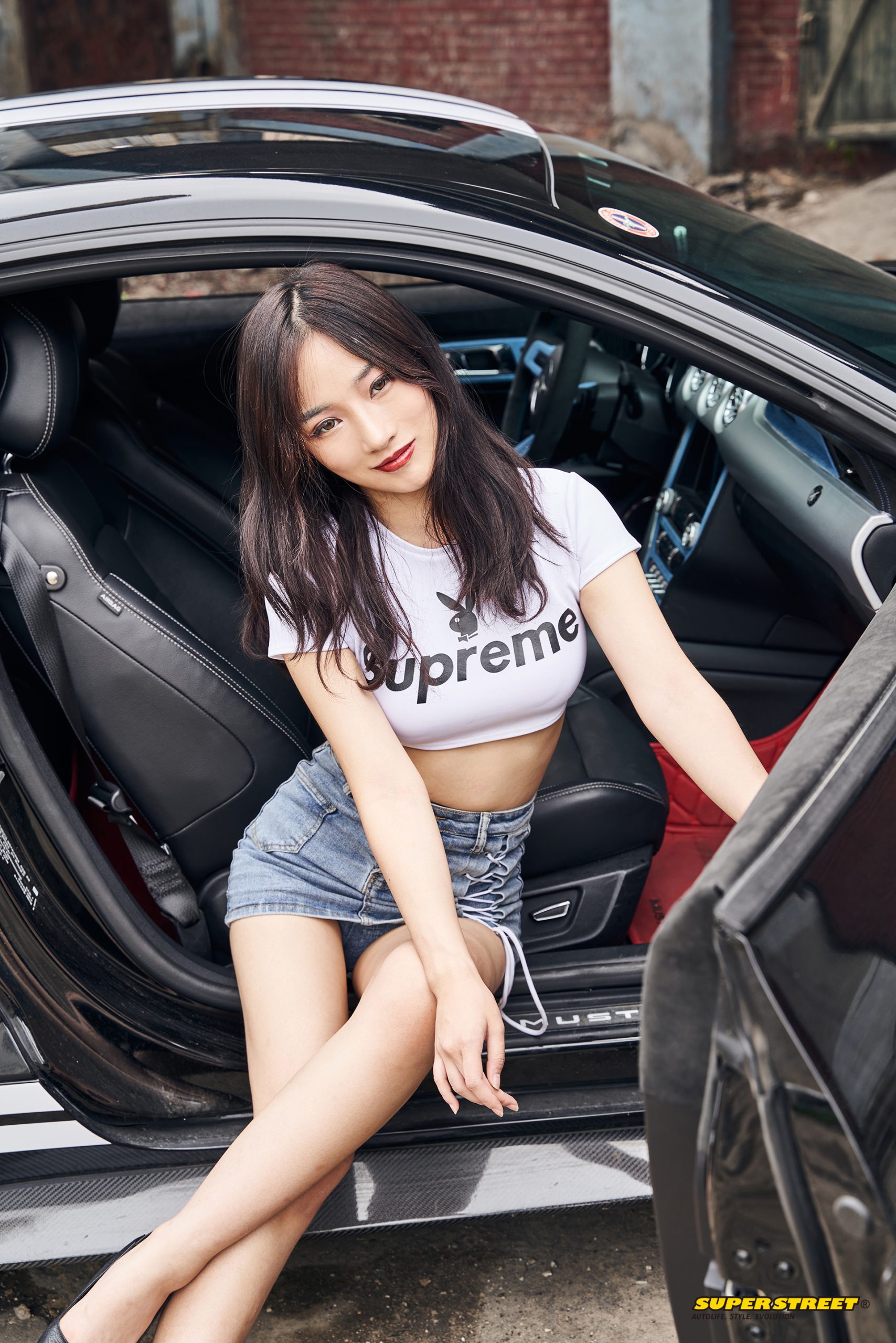 【SuperGirls】梵妮 废弃工厂遇见这台野马Mustang