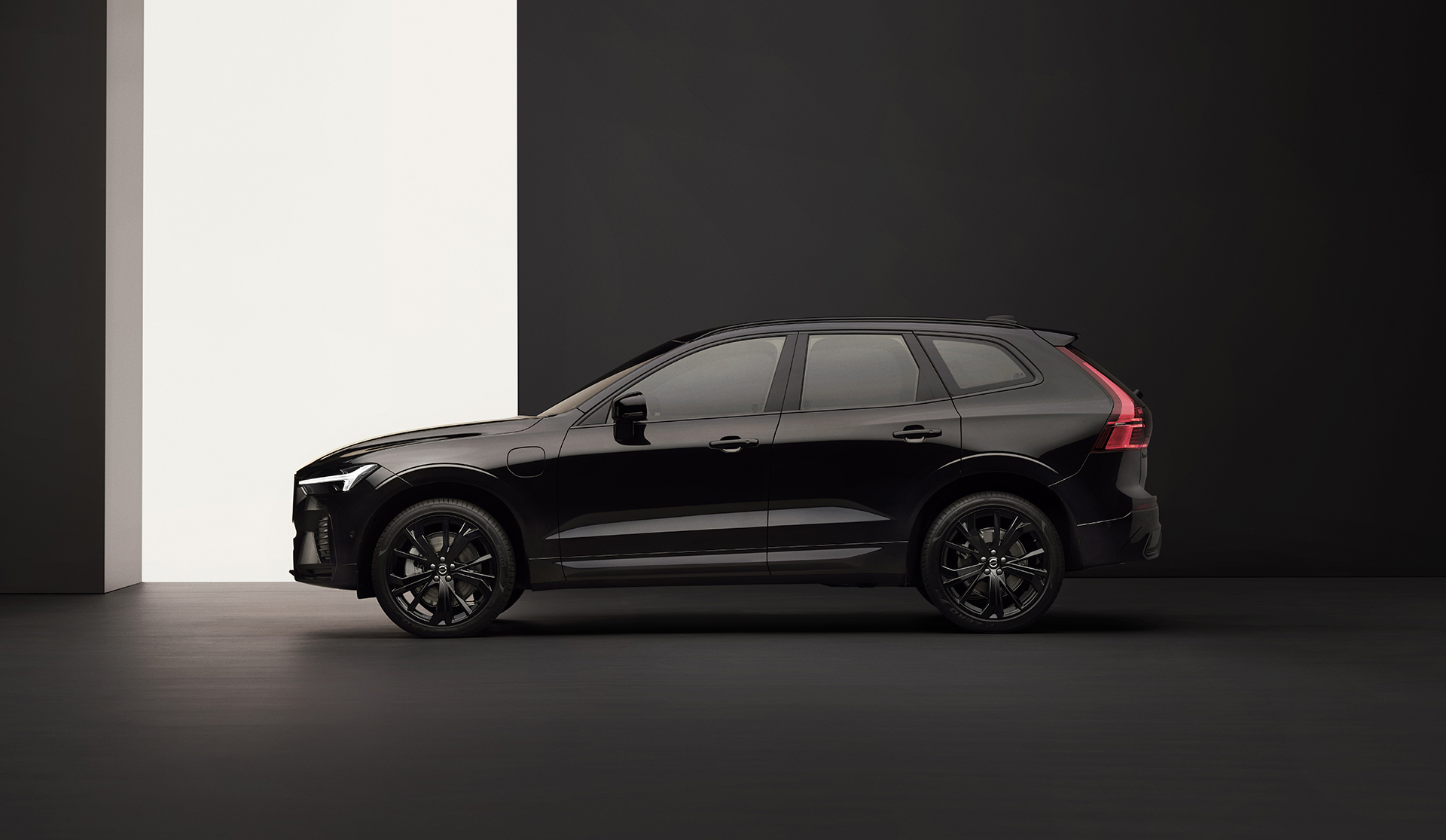 新款沃尔沃XC60全系标配B5高功率发动机 参考优惠价29.29万元起