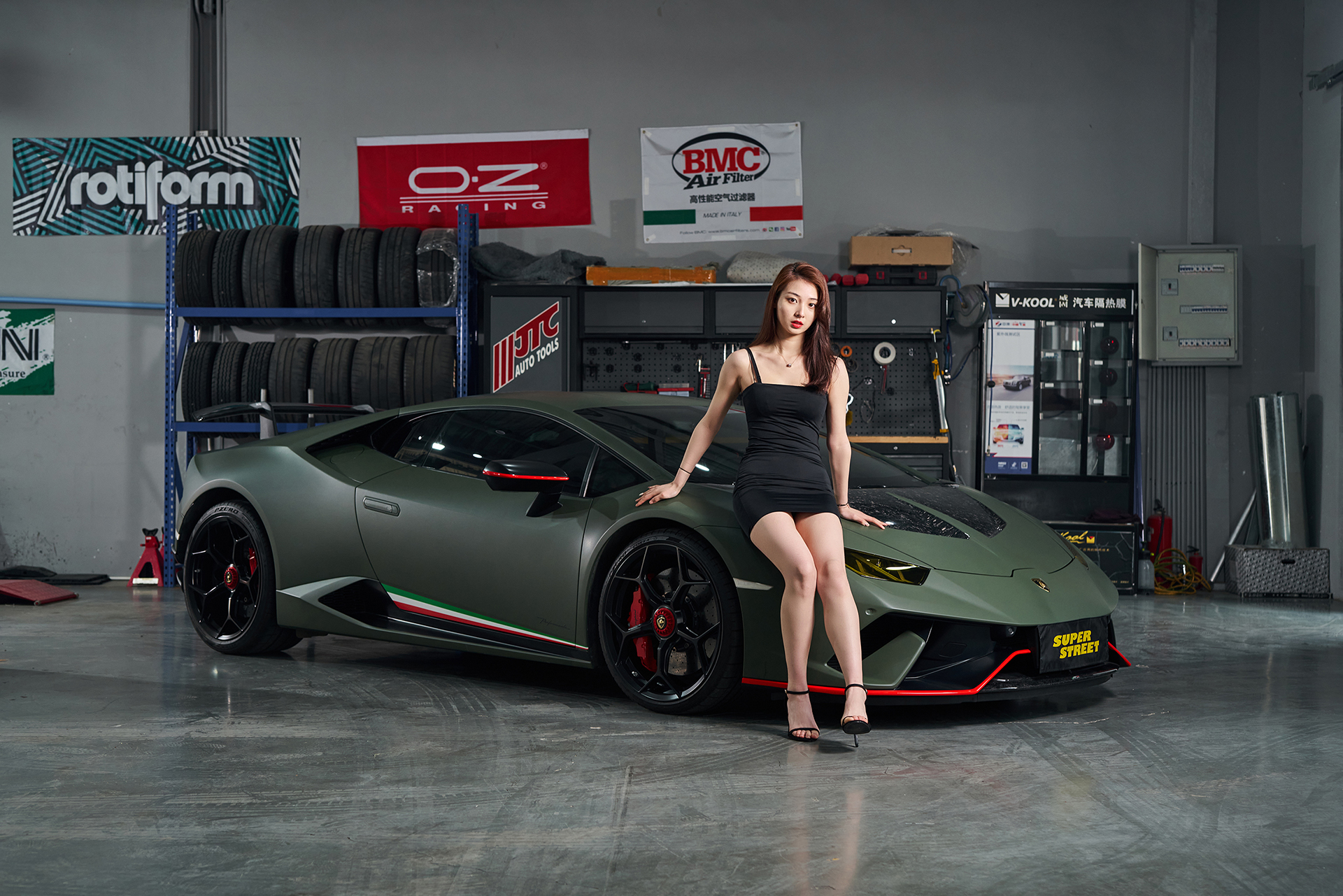 SuperGirls瑶瑶-恋上这台车，兰博基尼Huracán